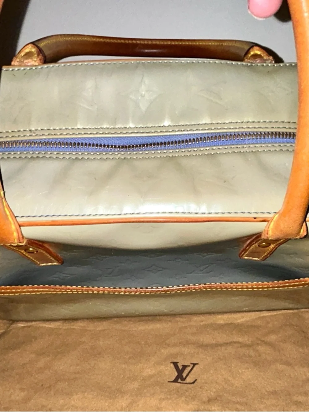 Auth Louis Vuitton Green Vernis Patent Tompkins Square Monogram Leather
Tote - Picture 12 of 15